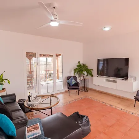 Casa Amaya - Spacious House With Pool, Large Garden, Bbq, 2 Terraces, And Ideal Location Σπίτι διακοπών