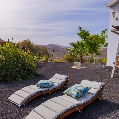 Nyaraló Casa Amaya - Spacious House With Pool, Large Garden, Bbq, 2 Terraces, And Ideal Location
